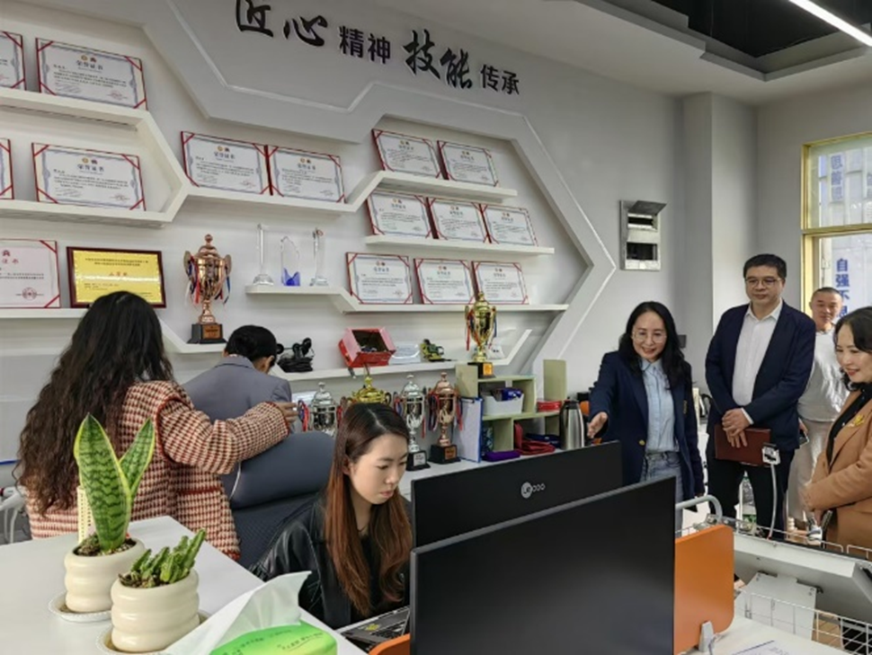 图片1 图片1